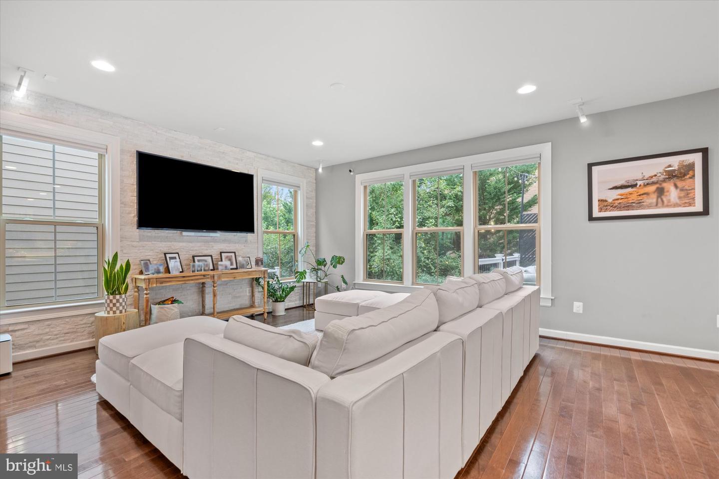 9091 BEAR BRANCH PL, FAIRFAX, Virginia 22031, 5 Bedrooms Bedrooms, ,5 BathroomsBathrooms,Residential,For sale,9091 BEAR BRANCH PL,VAFX2280810 MLS # VAFX2280810