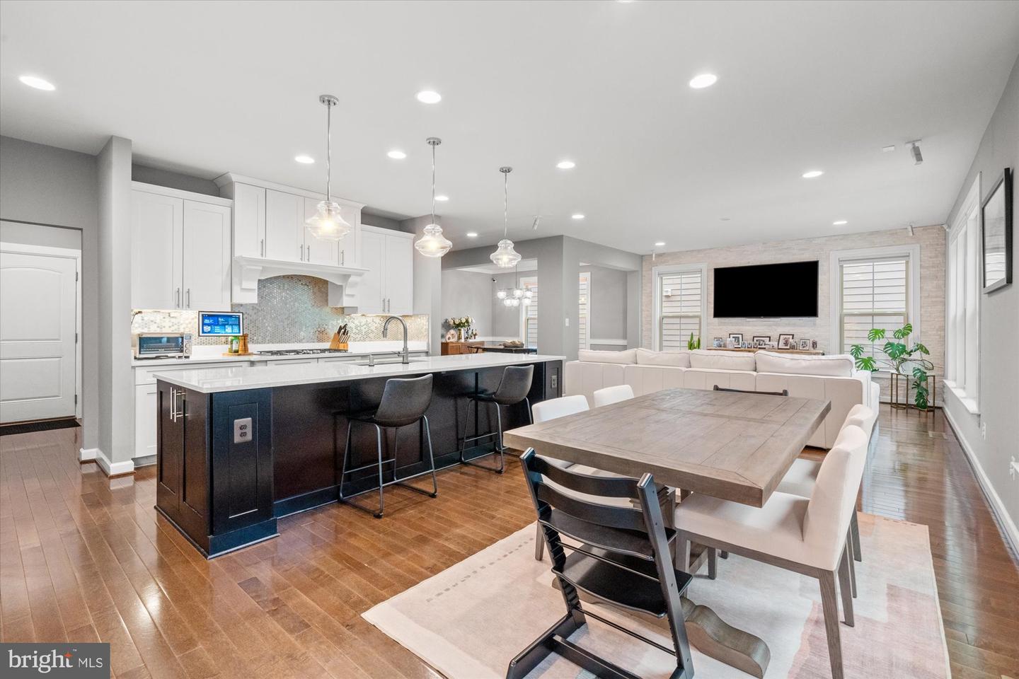 9091 BEAR BRANCH PL, FAIRFAX, Virginia 22031, 5 Bedrooms Bedrooms, ,5 BathroomsBathrooms,Residential,For sale,9091 BEAR BRANCH PL,VAFX2280810 MLS # VAFX2280810