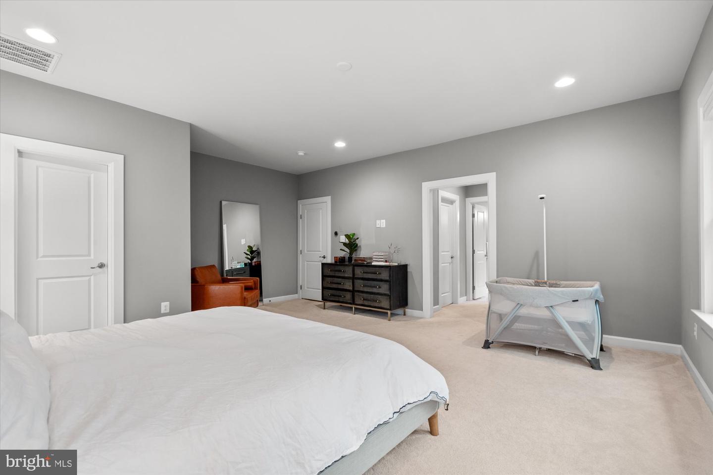 9091 BEAR BRANCH PL, FAIRFAX, Virginia 22031, 5 Bedrooms Bedrooms, ,5 BathroomsBathrooms,Residential,For sale,9091 BEAR BRANCH PL,VAFX2280810 MLS # VAFX2280810