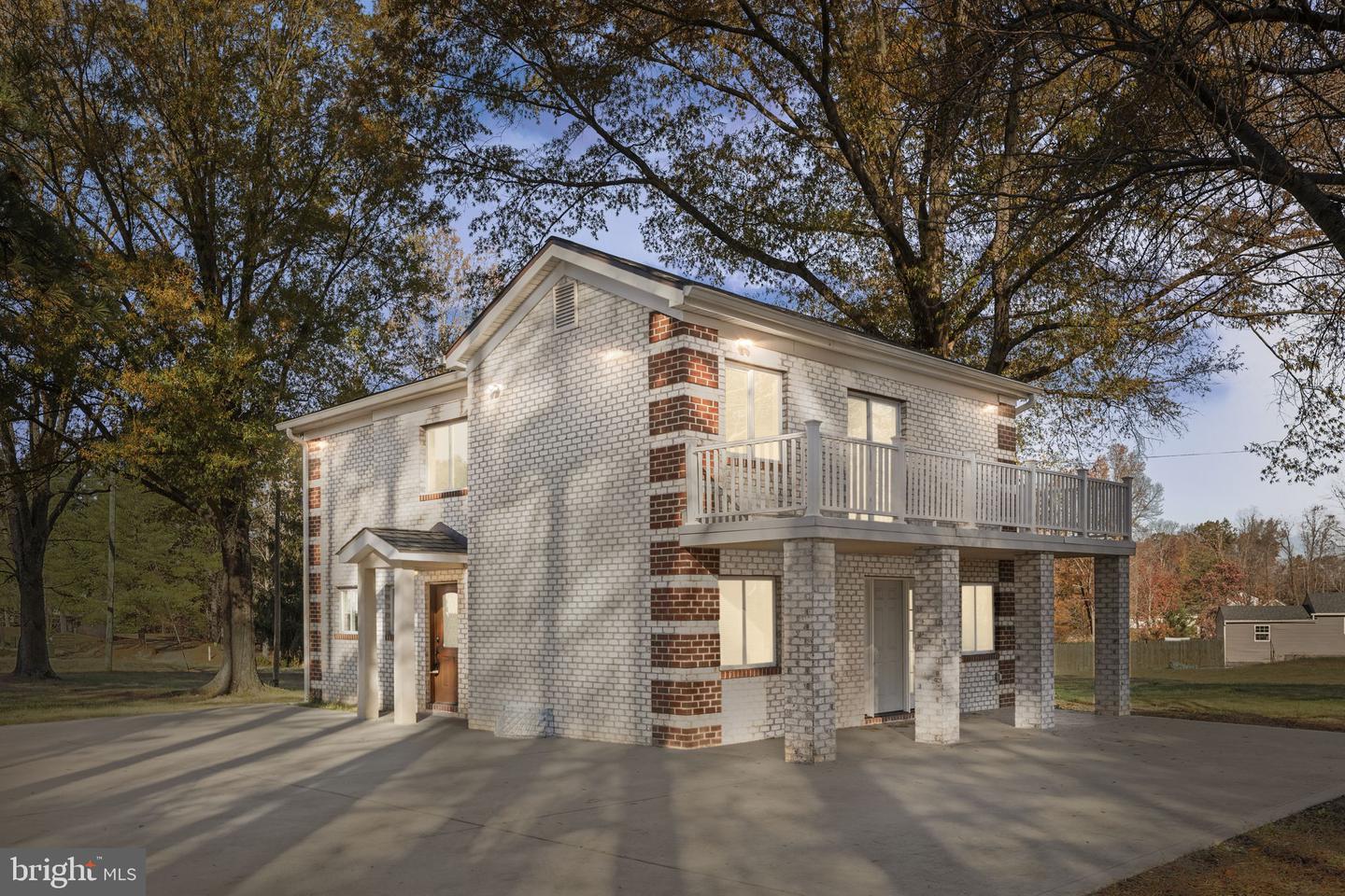 44 RAVENWOOD DR, FREDERICKSBURG, Virginia 22406, 3 Bedrooms Bedrooms, 12 Rooms Rooms,3 BathroomsBathrooms,Residential,For sale,44 RAVENWOOD DR,VAST2044490 MLS # VAST2044490