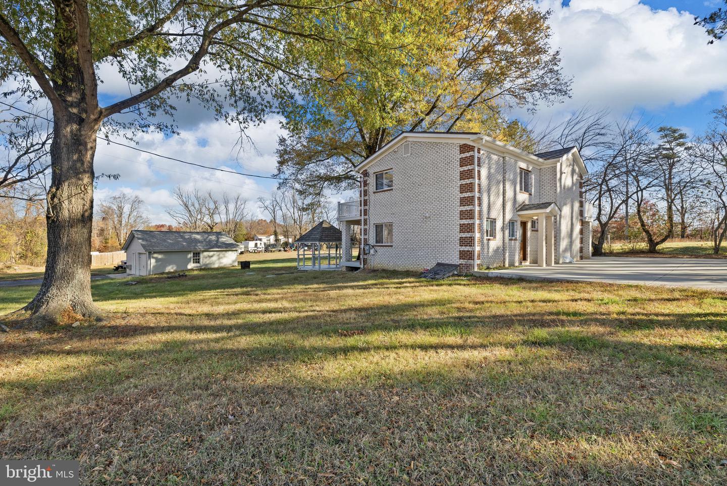 44 RAVENWOOD DR, FREDERICKSBURG, Virginia 22406, 3 Bedrooms Bedrooms, 12 Rooms Rooms,3 BathroomsBathrooms,Residential,For sale,44 RAVENWOOD DR,VAST2044490 MLS # VAST2044490