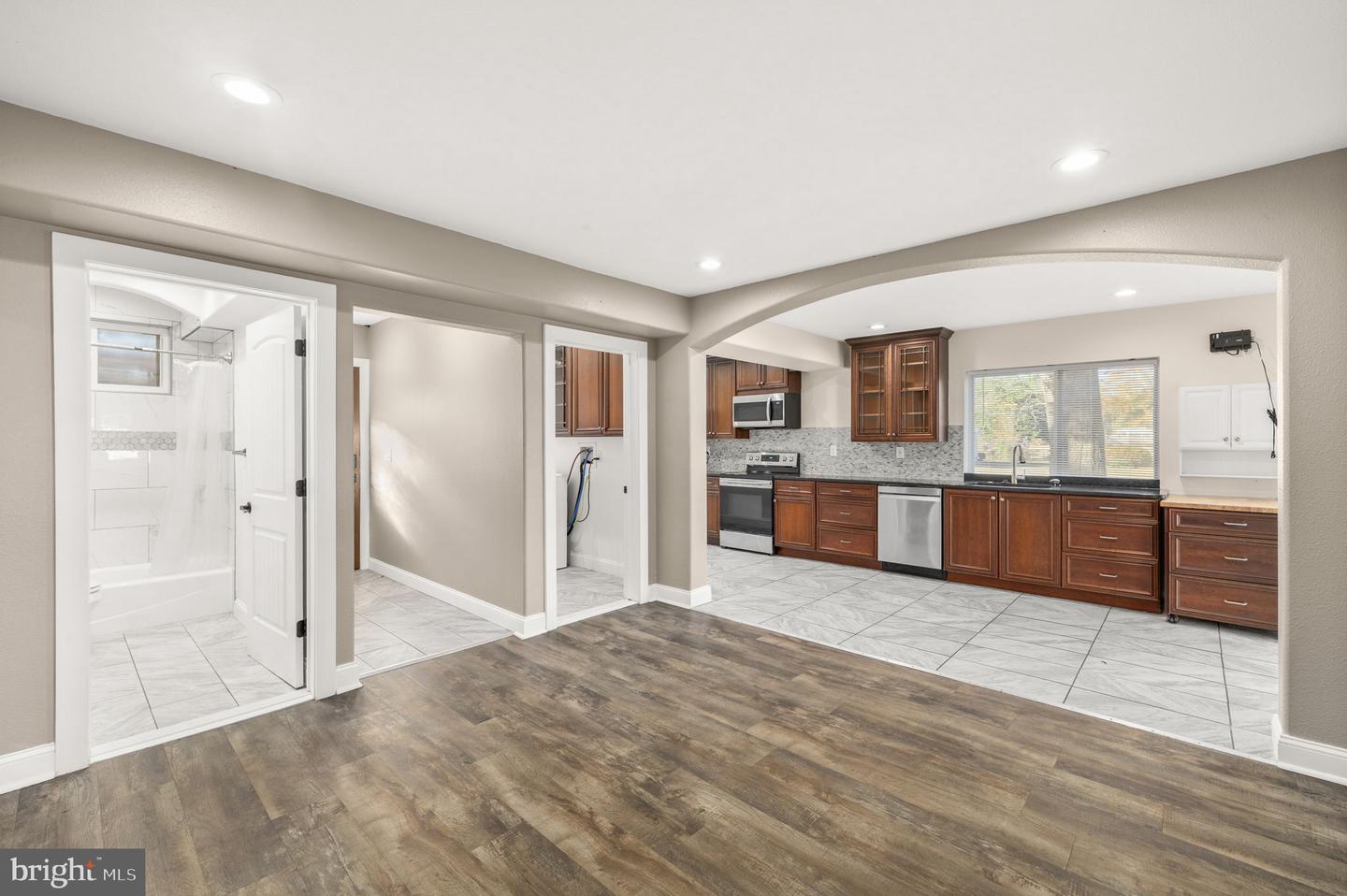 44 RAVENWOOD DR, FREDERICKSBURG, Virginia 22406, 3 Bedrooms Bedrooms, 12 Rooms Rooms,3 BathroomsBathrooms,Residential,For sale,44 RAVENWOOD DR,VAST2044490 MLS # VAST2044490