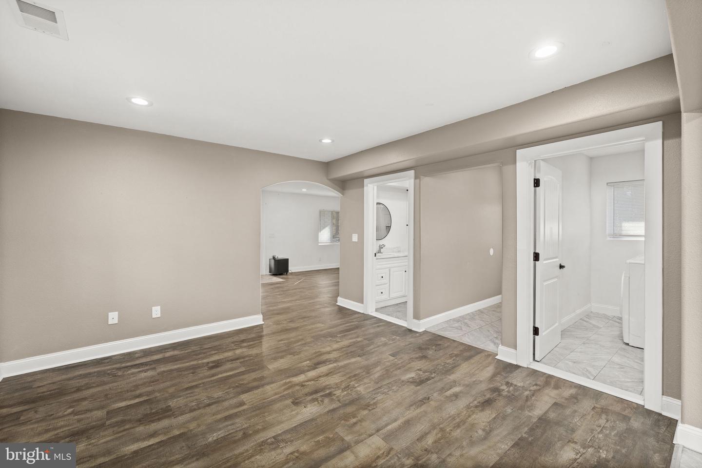 44 RAVENWOOD DR, FREDERICKSBURG, Virginia 22406, 3 Bedrooms Bedrooms, 12 Rooms Rooms,3 BathroomsBathrooms,Residential,For sale,44 RAVENWOOD DR,VAST2044490 MLS # VAST2044490