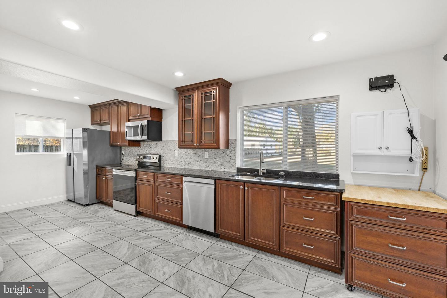 44 RAVENWOOD DR, FREDERICKSBURG, Virginia 22406, 3 Bedrooms Bedrooms, 12 Rooms Rooms,3 BathroomsBathrooms,Residential,For sale,44 RAVENWOOD DR,VAST2044490 MLS # VAST2044490