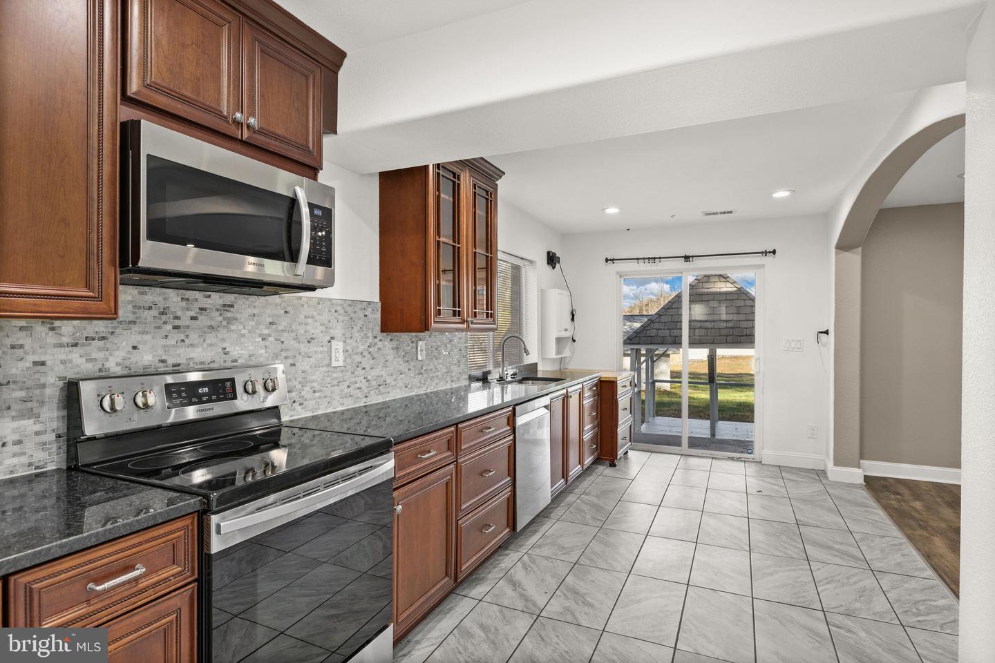 44 RAVENWOOD DR, FREDERICKSBURG, Virginia 22406, 3 Bedrooms Bedrooms, 12 Rooms Rooms,3 BathroomsBathrooms,Residential,For sale,44 RAVENWOOD DR,VAST2044490 MLS # VAST2044490