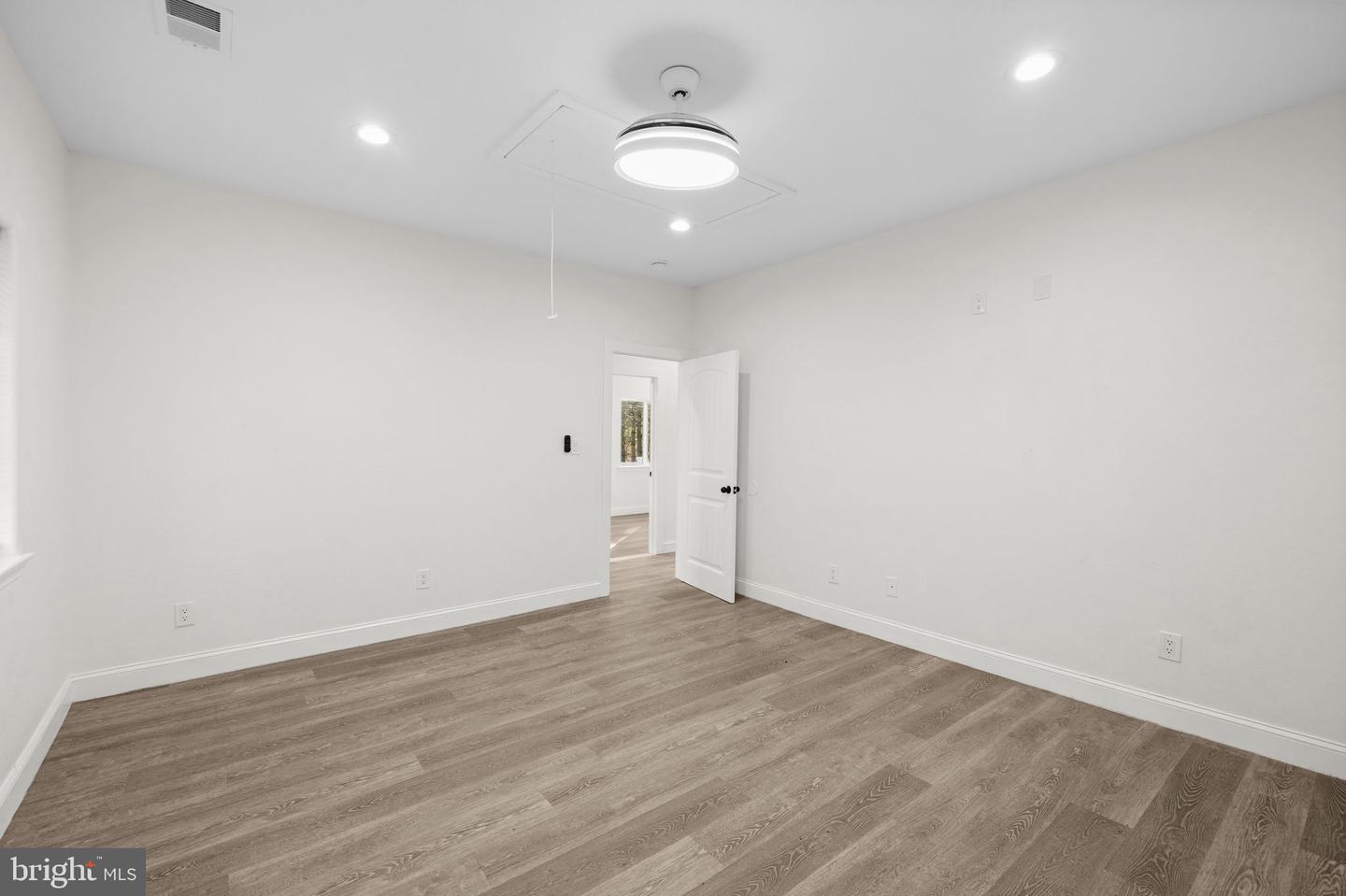 44 RAVENWOOD DR, FREDERICKSBURG, Virginia 22406, 3 Bedrooms Bedrooms, 12 Rooms Rooms,3 BathroomsBathrooms,Residential,For sale,44 RAVENWOOD DR,VAST2044490 MLS # VAST2044490