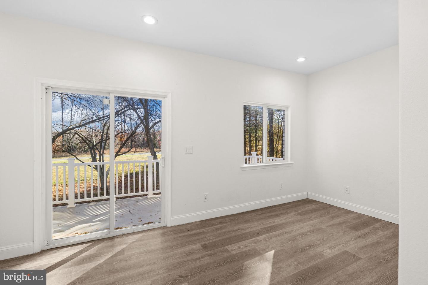 44 RAVENWOOD DR, FREDERICKSBURG, Virginia 22406, 3 Bedrooms Bedrooms, 12 Rooms Rooms,3 BathroomsBathrooms,Residential,For sale,44 RAVENWOOD DR,VAST2044490 MLS # VAST2044490