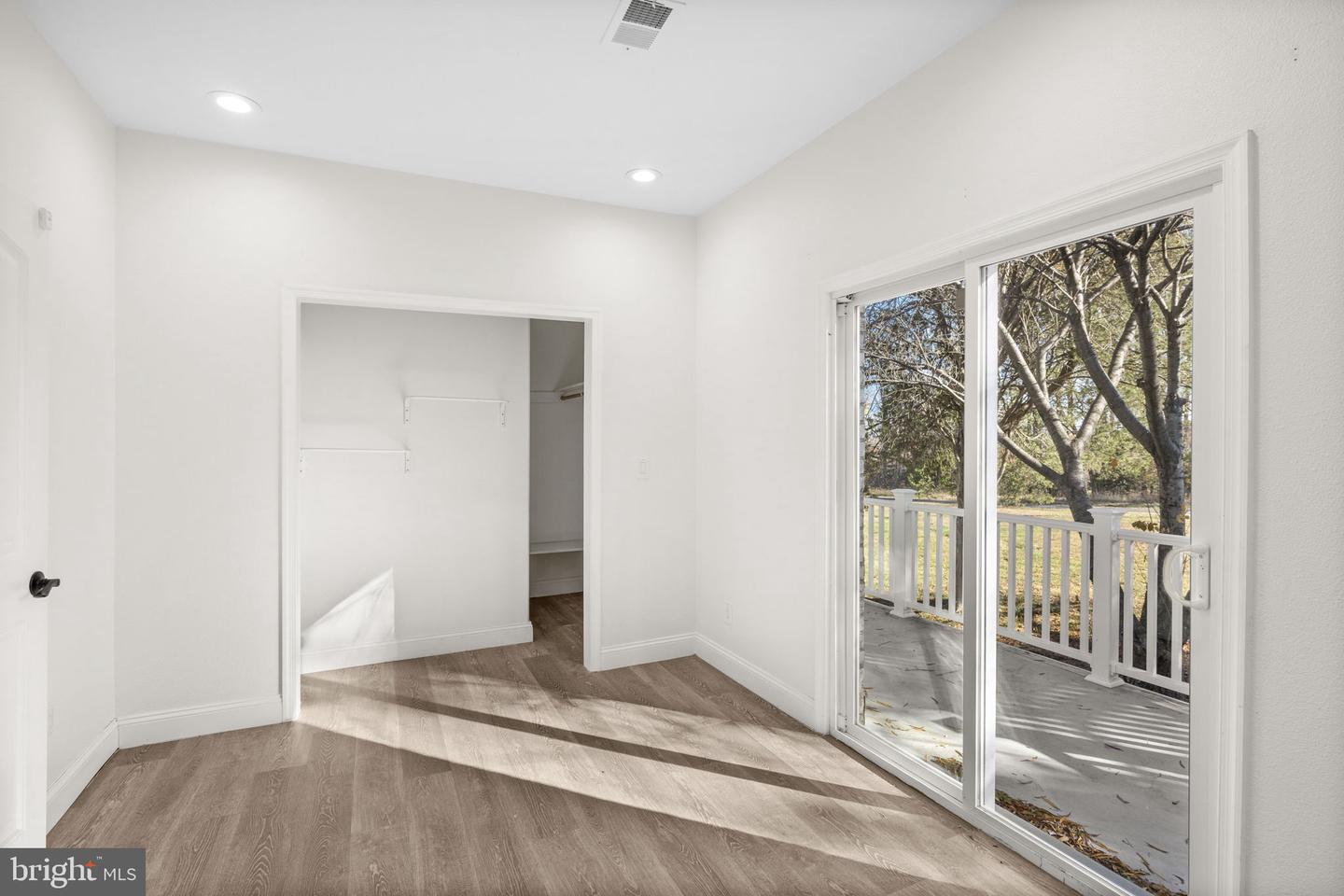 44 RAVENWOOD DR, FREDERICKSBURG, Virginia 22406, 3 Bedrooms Bedrooms, 12 Rooms Rooms,3 BathroomsBathrooms,Residential,For sale,44 RAVENWOOD DR,VAST2044490 MLS # VAST2044490