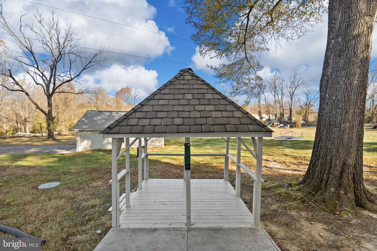 44 RAVENWOOD DR, FREDERICKSBURG, Virginia 22406, 3 Bedrooms Bedrooms, 12 Rooms Rooms,3 BathroomsBathrooms,Residential,For sale,44 RAVENWOOD DR,VAST2044490 MLS # VAST2044490