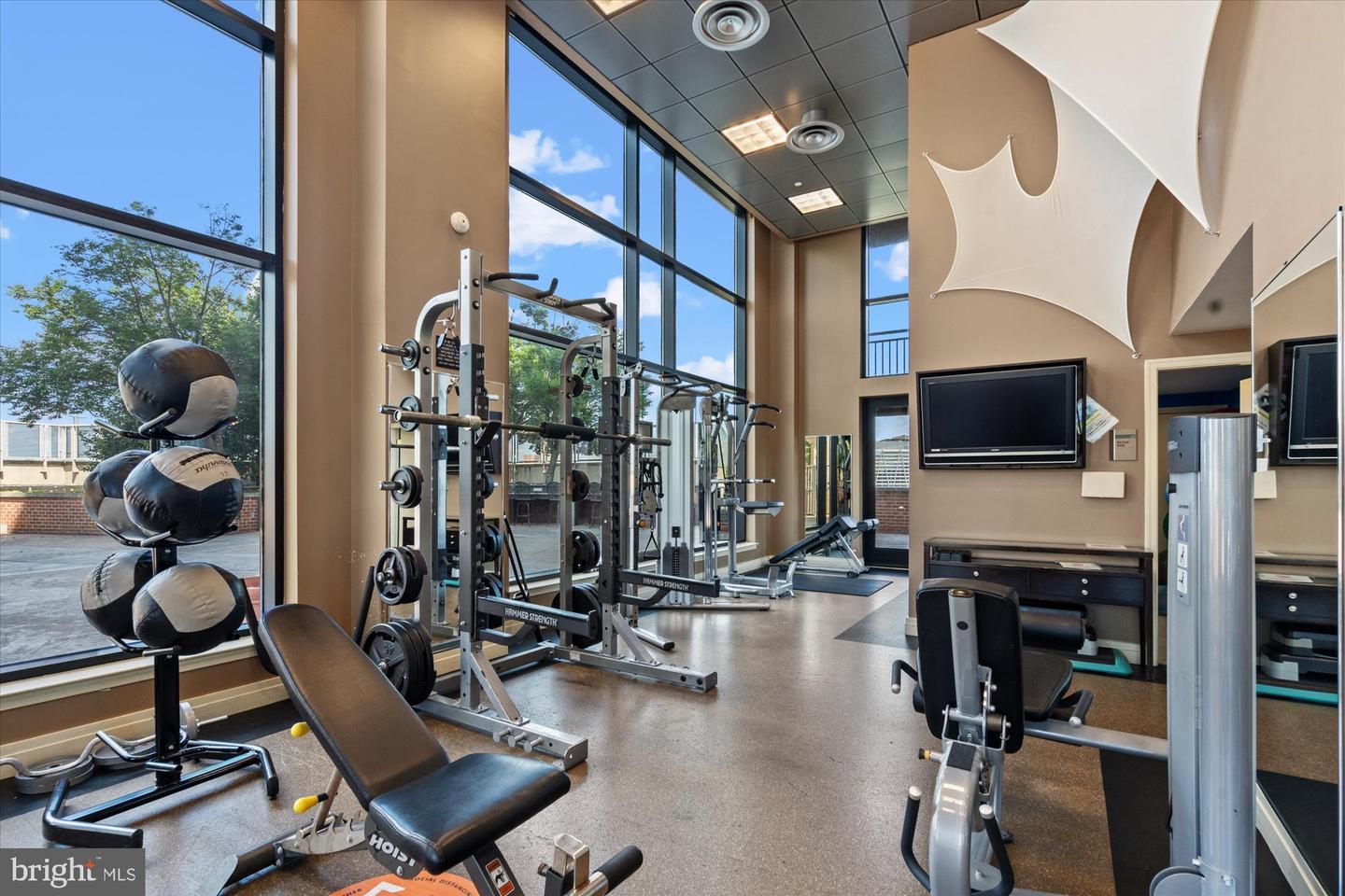 2451 MIDTOWN AVE #921, ALEXANDRIA, Virginia 22303, 1 Bedroom Bedrooms, ,1 BathroomBathrooms,Residential,For sale,2451 MIDTOWN AVE #921,VAFX2280862 MLS # VAFX2280862