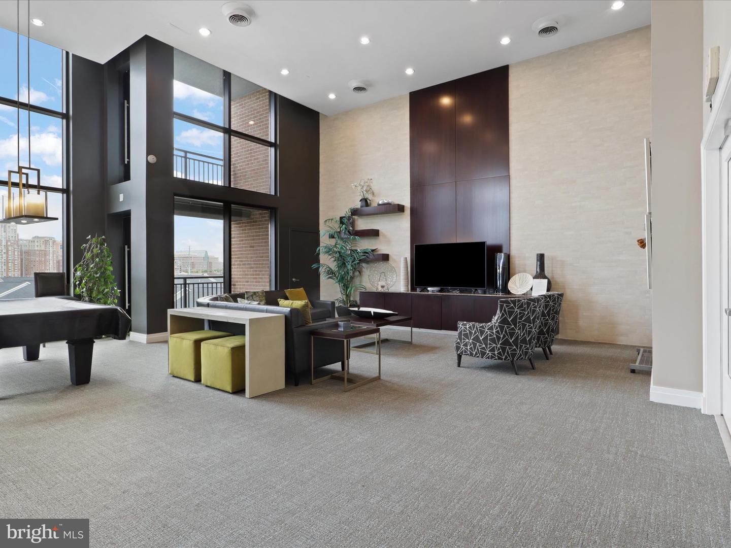 2451 MIDTOWN AVE #921, ALEXANDRIA, Virginia 22303, 1 Bedroom Bedrooms, ,1 BathroomBathrooms,Residential,For sale,2451 MIDTOWN AVE #921,VAFX2280862 MLS # VAFX2280862