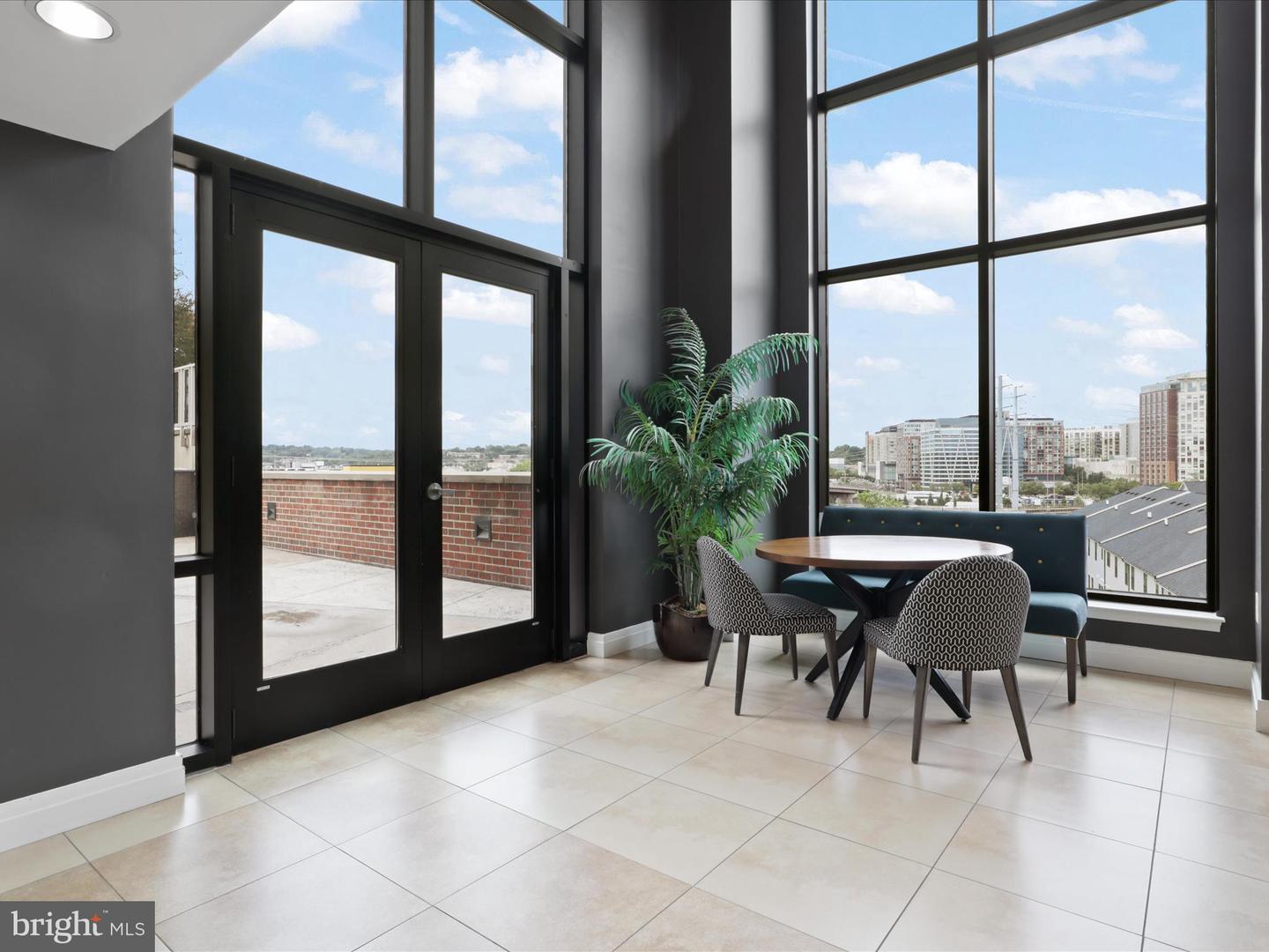 2451 MIDTOWN AVE #921, ALEXANDRIA, Virginia 22303, 1 Bedroom Bedrooms, ,1 BathroomBathrooms,Residential,For sale,2451 MIDTOWN AVE #921,VAFX2280862 MLS # VAFX2280862