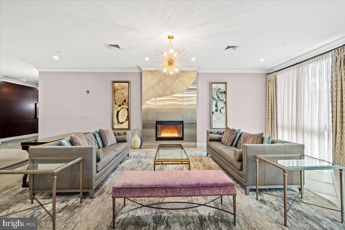 2451 MIDTOWN AVE #921, ALEXANDRIA, Virginia 22303, 1 Bedroom Bedrooms, ,1 BathroomBathrooms,Residential,For sale,2451 MIDTOWN AVE #921,VAFX2280862 MLS # VAFX2280862