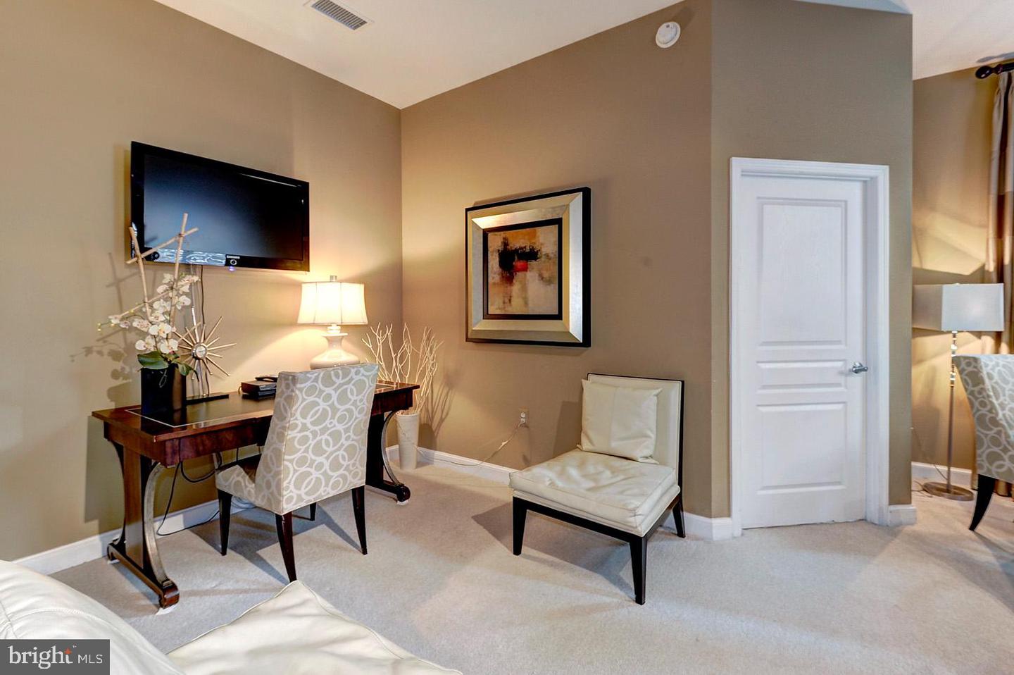 2451 MIDTOWN AVE #921, ALEXANDRIA, Virginia 22303, 1 Bedroom Bedrooms, ,1 BathroomBathrooms,Residential,For sale,2451 MIDTOWN AVE #921,VAFX2280862 MLS # VAFX2280862