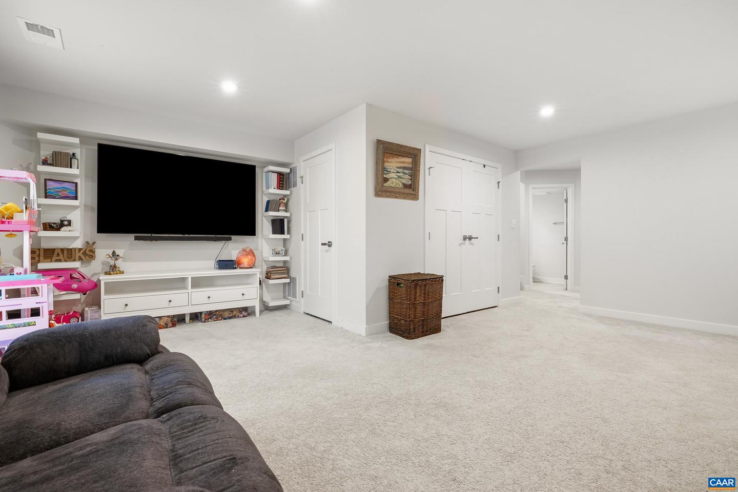 1946 LOIS LN, CHARLOTTESVILLE, Virginia 22911, 3 Bedrooms Bedrooms, ,3 BathroomsBathrooms,Residential,For sale,1946 LOIS LN,671530 MLS # 671530 1946 LOIS LN, CHARLOTTESVILLE, Virginia 22911, 3 Bedrooms Bedrooms, ,3 BathroomsBathrooms,Residential,For sale,1946 LOIS LN,671530 MLS # 671530