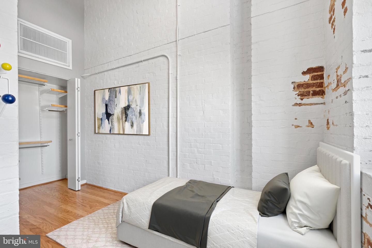 440 12TH ST NE #210, WASHINGTON, District Of Columbia 20002, 2 Bedrooms Bedrooms, ,1 BathroomBathrooms,Residential,For sale,440 12TH ST NE #210,DCDC2233322 MLS # DCDC2233322