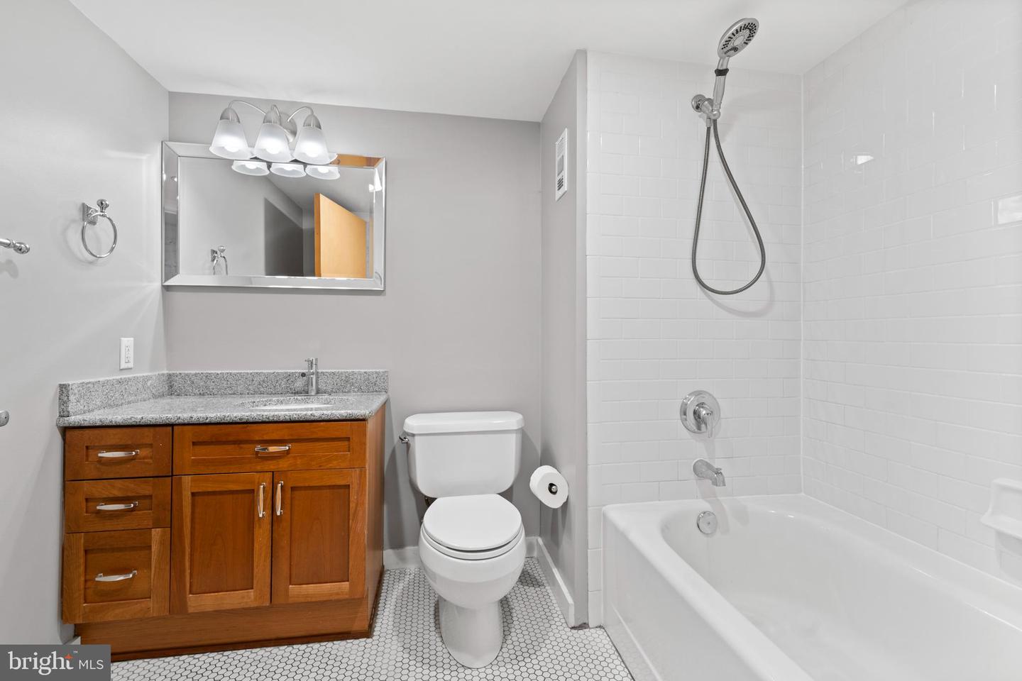 440 12TH ST NE #210, WASHINGTON, District Of Columbia 20002, 2 Bedrooms Bedrooms, ,1 BathroomBathrooms,Residential,For sale,440 12TH ST NE #210,DCDC2233322 MLS # DCDC2233322