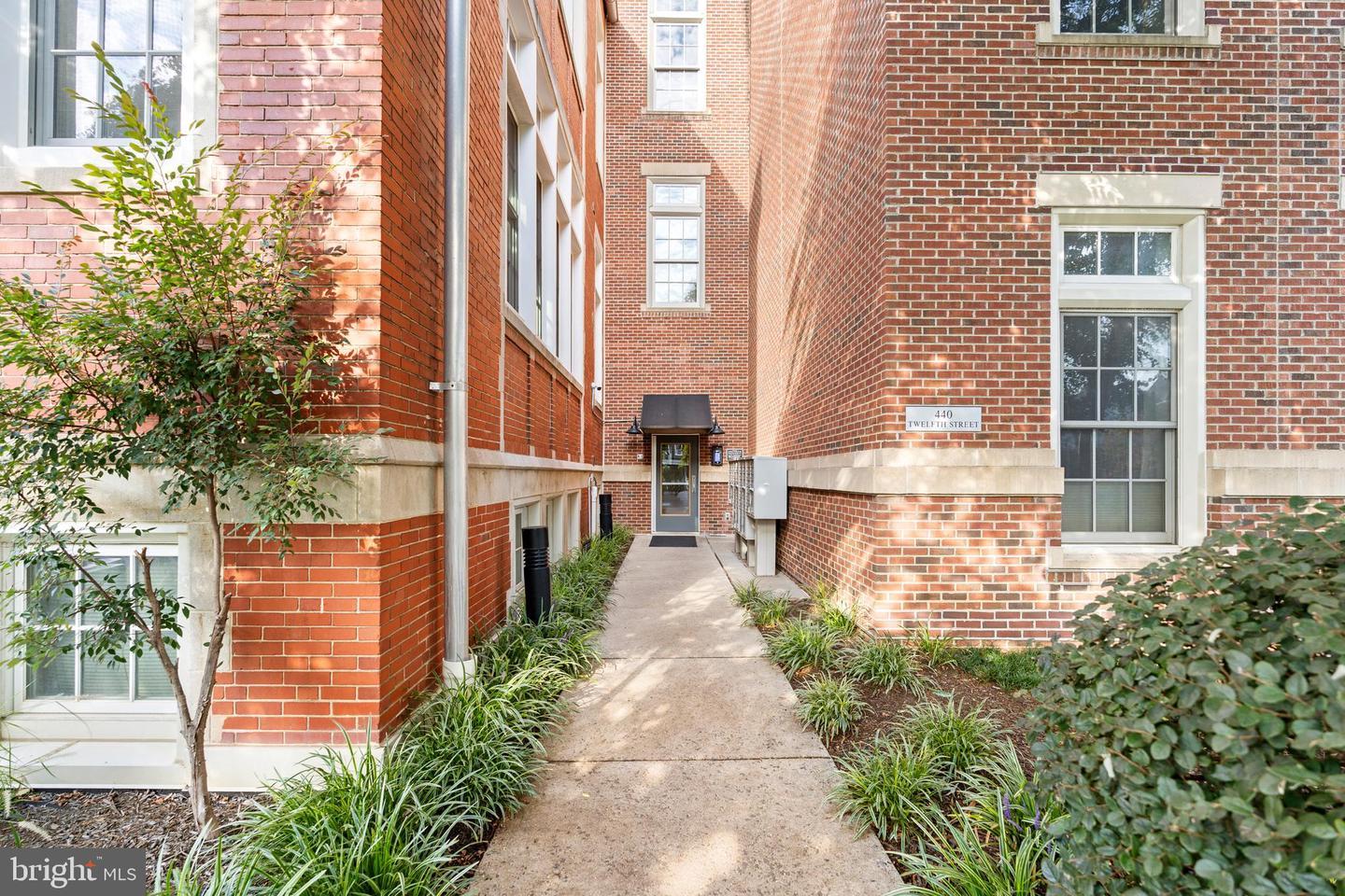 440 12TH ST NE #210, WASHINGTON, District Of Columbia 20002, 2 Bedrooms Bedrooms, ,1 BathroomBathrooms,Residential,For sale,440 12TH ST NE #210,DCDC2233322 MLS # DCDC2233322