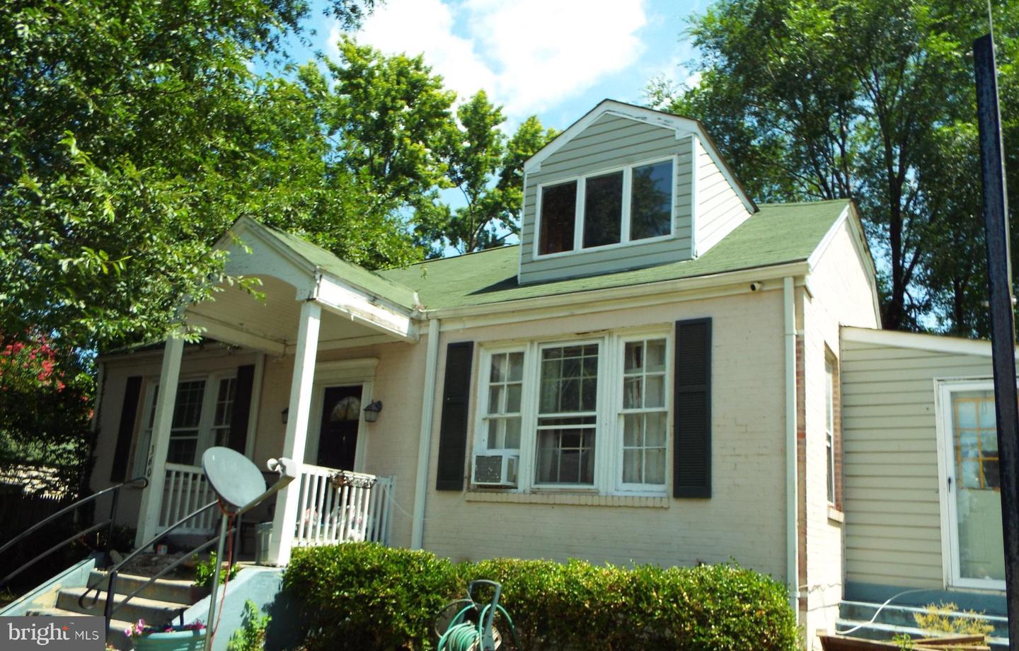 360 CLOUD ST, FRONT ROYAL, Virginia 22630, 4 Bedrooms Bedrooms, ,2 BathroomsBathrooms,Residential,For sale,360 CLOUD ST,VAWR2012866 MLS # VAWR2012866