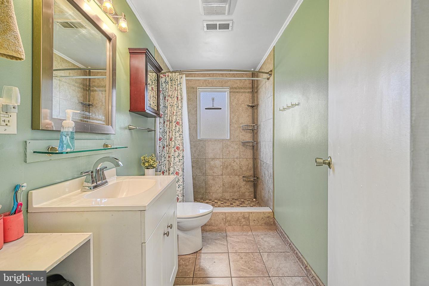 589 THREE CHOPT RD, KENTS STORE, Virginia 23084, 3 Bedrooms Bedrooms, ,2 BathroomsBathrooms,Residential,For sale,589 THREE CHOPT RD,VAFN2000550 MLS # VAFN2000550