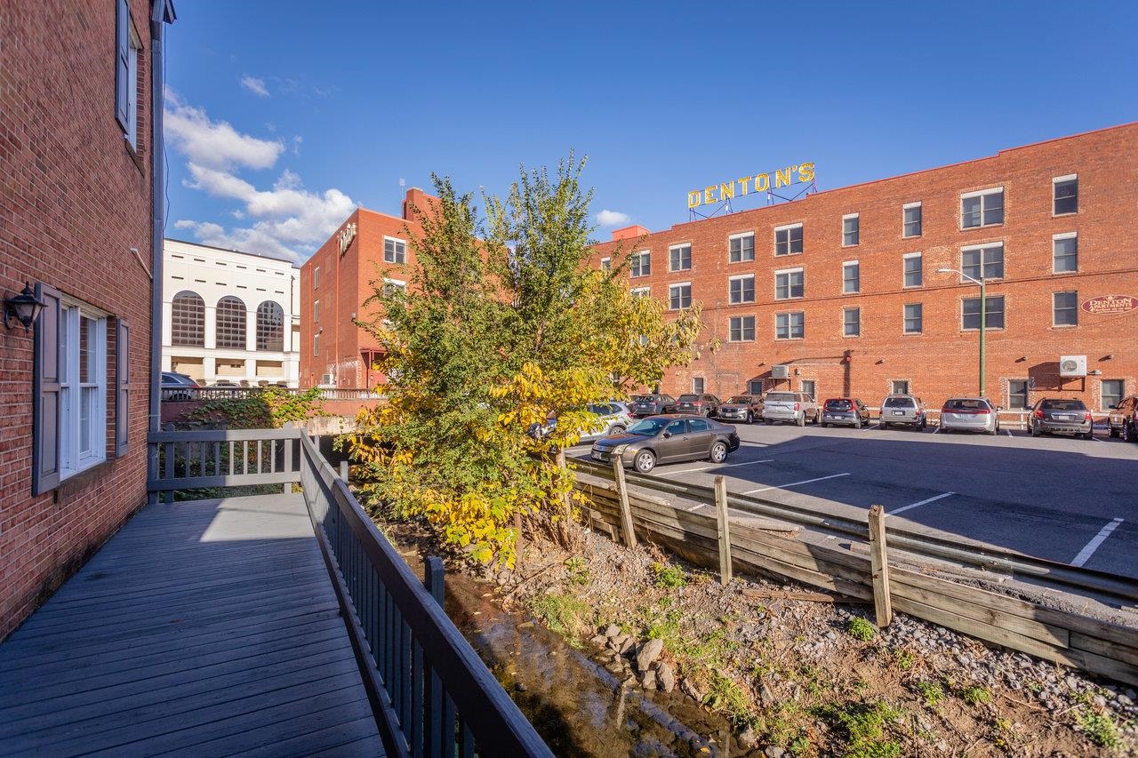 66 W WATER ST, HARRISONBURG, Virginia 22801, ,Commercial,66 W WATER ST,671548 MLS # 671548