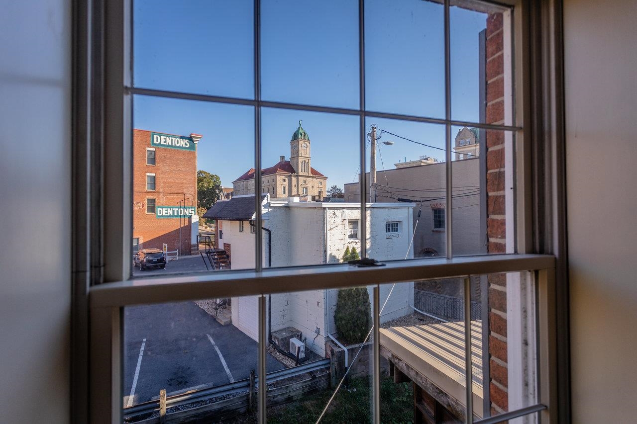 66 W WATER ST, HARRISONBURG, Virginia 22801, ,Commercial,66 W WATER ST,671548 MLS # 671548