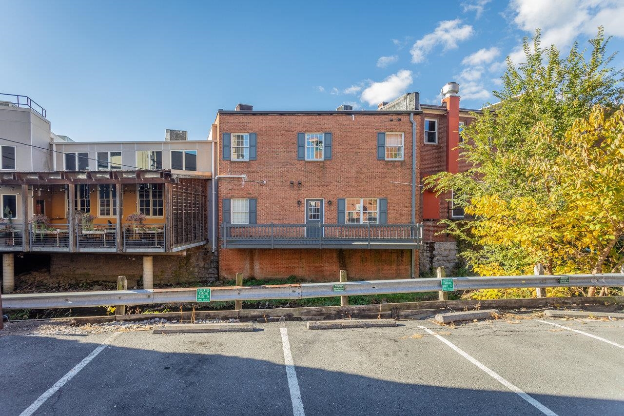 66 W WATER ST, HARRISONBURG, Virginia 22801, ,Commercial,66 W WATER ST,671548 MLS # 671548