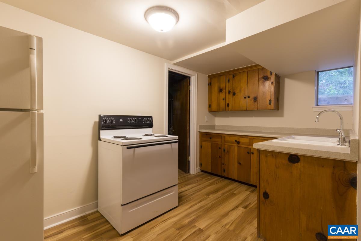 821 CABELL AVE, CHARLOTTESVILLE, Virginia 22903, ,Residential,821 CABELL AVE,671541 MLS # 671541 821 CABELL AVE, CHARLOTTESVILLE, Virginia 22903, ,Residential,821 CABELL AVE,671541 MLS # 671541