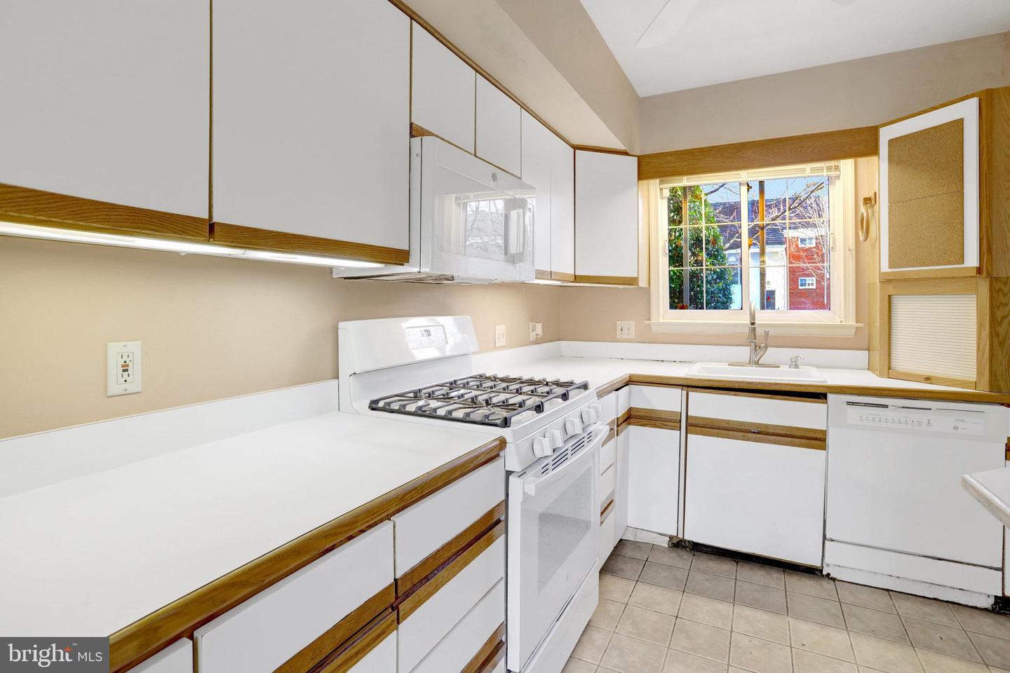 1603 MOUNT EAGLE PL, ALEXANDRIA, Virginia 22302, 2 Bedrooms Bedrooms, ,1 BathroomBathrooms,Residential,For sale,1603 MOUNT EAGLE PL,VAAX2048810 MLS # VAAX2048810 1603 MOUNT EAGLE PL, ALEXANDRIA, Virginia 22302, 2 Bedrooms Bedrooms, ,1 BathroomBathrooms,Residential,For sale,1603 MOUNT EAGLE PL,VAAX2048810 MLS # VAAX2048810