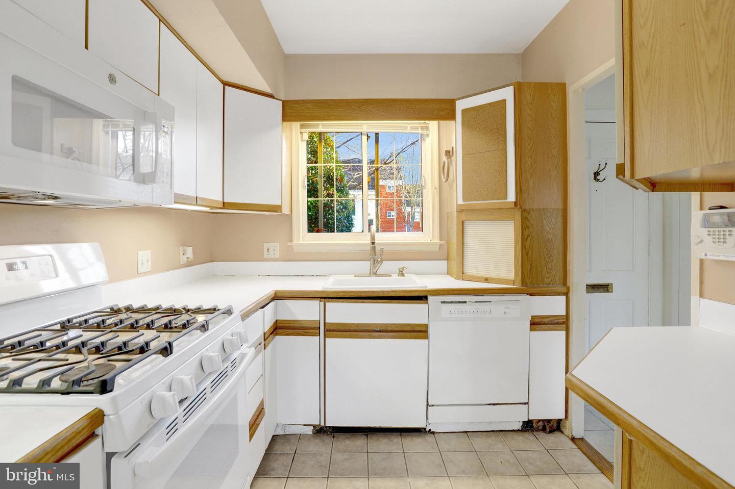 1603 MOUNT EAGLE PL, ALEXANDRIA, Virginia 22302, 2 Bedrooms Bedrooms, ,1 BathroomBathrooms,Residential,For sale,1603 MOUNT EAGLE PL,VAAX2048810 MLS # VAAX2048810 1603 MOUNT EAGLE PL, ALEXANDRIA, Virginia 22302, 2 Bedrooms Bedrooms, ,1 BathroomBathrooms,Residential,For sale,1603 MOUNT EAGLE PL,VAAX2048810 MLS # VAAX2048810