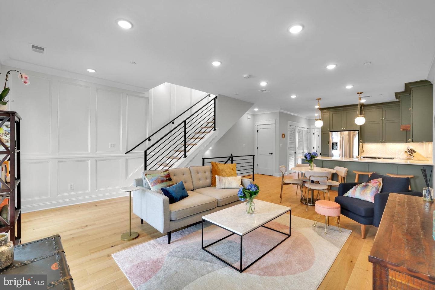 217 16TH ST NE #7, WASHINGTON, District Of Columbia 20002, 2 Bedrooms Bedrooms, 5 Rooms Rooms,2 BathroomsBathrooms,Residential,For sale,217 16TH ST NE #7,DCDC2221148 MLS # DCDC2221148