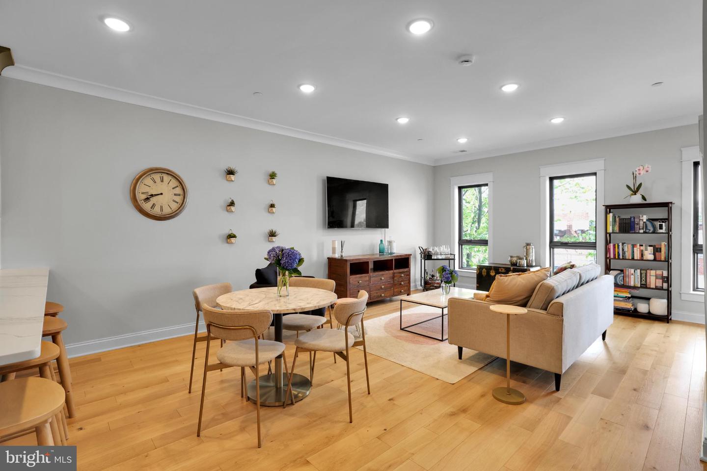 217 16TH ST NE #7, WASHINGTON, District Of Columbia 20002, 2 Bedrooms Bedrooms, 5 Rooms Rooms,2 BathroomsBathrooms,Residential,For sale,217 16TH ST NE #7,DCDC2221148 MLS # DCDC2221148