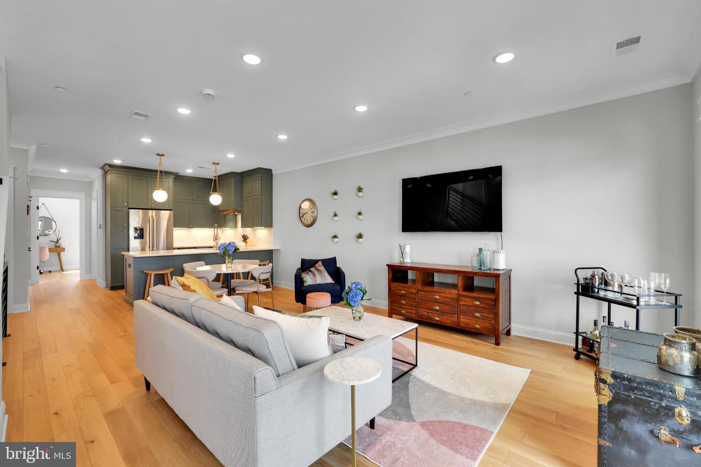 217 16TH ST NE #7, WASHINGTON, District Of Columbia 20002, 2 Bedrooms Bedrooms, 5 Rooms Rooms,2 BathroomsBathrooms,Residential,For sale,217 16TH ST NE #7,DCDC2221148 MLS # DCDC2221148