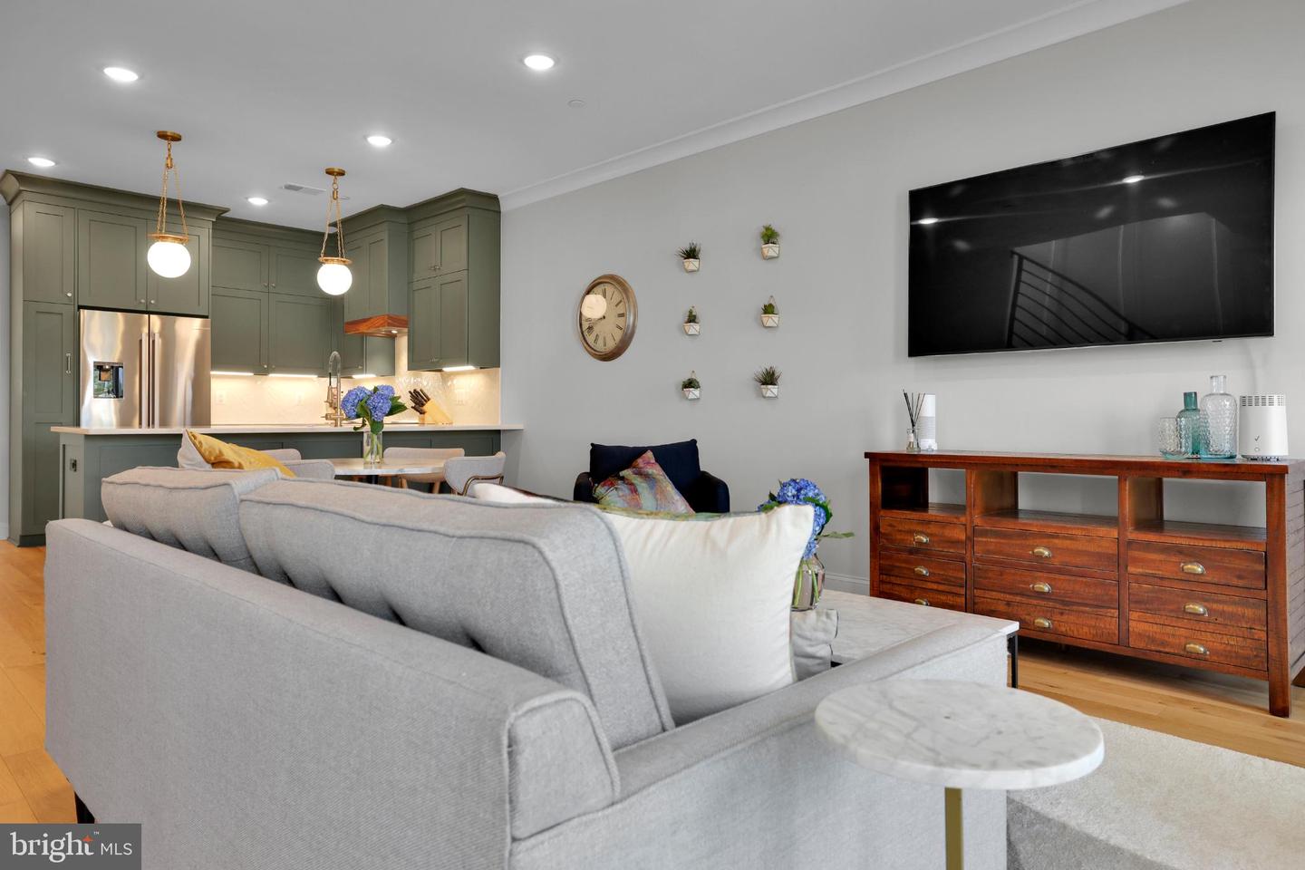 217 16TH ST NE #7, WASHINGTON, District Of Columbia 20002, 2 Bedrooms Bedrooms, 5 Rooms Rooms,2 BathroomsBathrooms,Residential,For sale,217 16TH ST NE #7,DCDC2221148 MLS # DCDC2221148