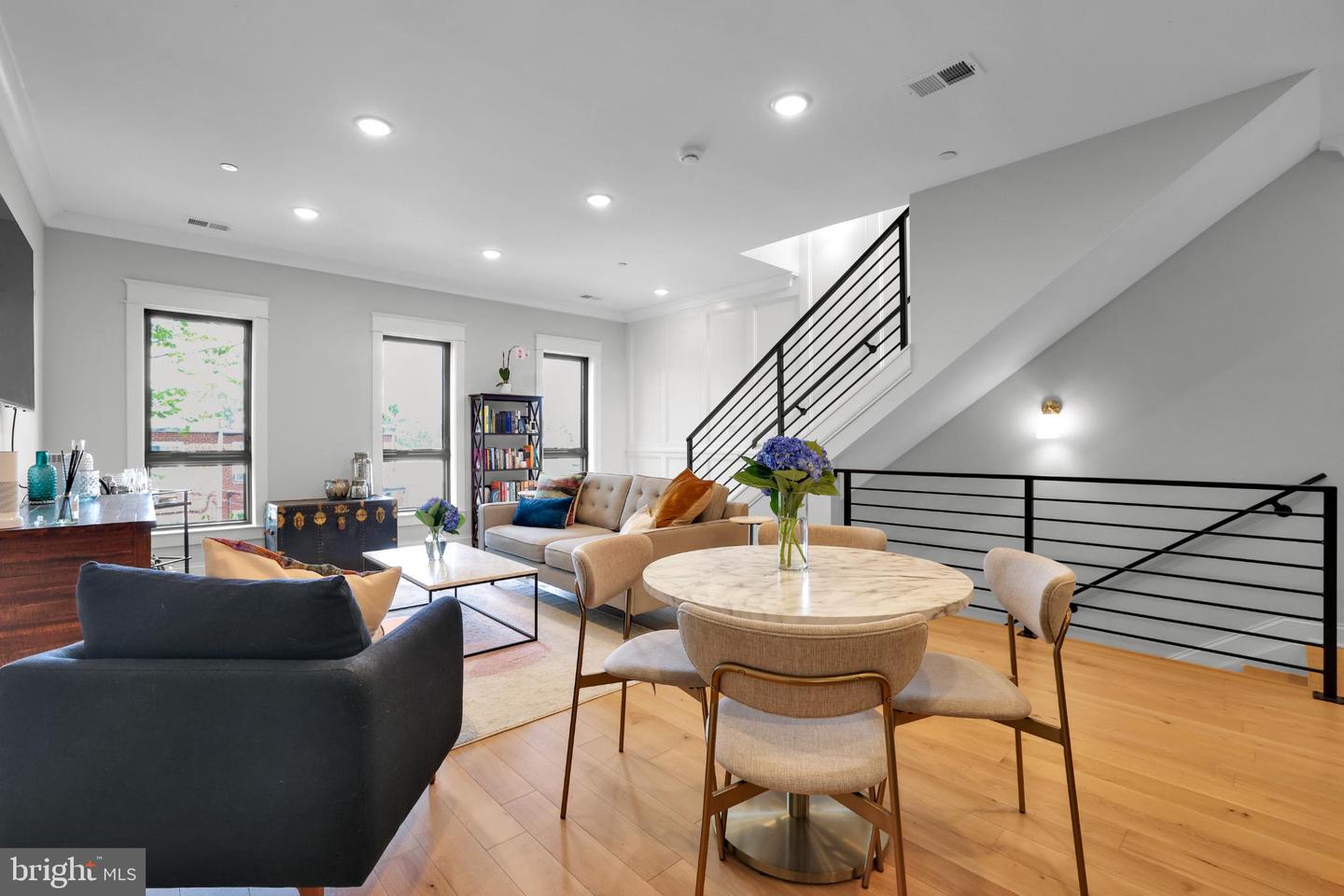 217 16TH ST NE #7, WASHINGTON, District Of Columbia 20002, 2 Bedrooms Bedrooms, 5 Rooms Rooms,2 BathroomsBathrooms,Residential,For sale,217 16TH ST NE #7,DCDC2221148 MLS # DCDC2221148