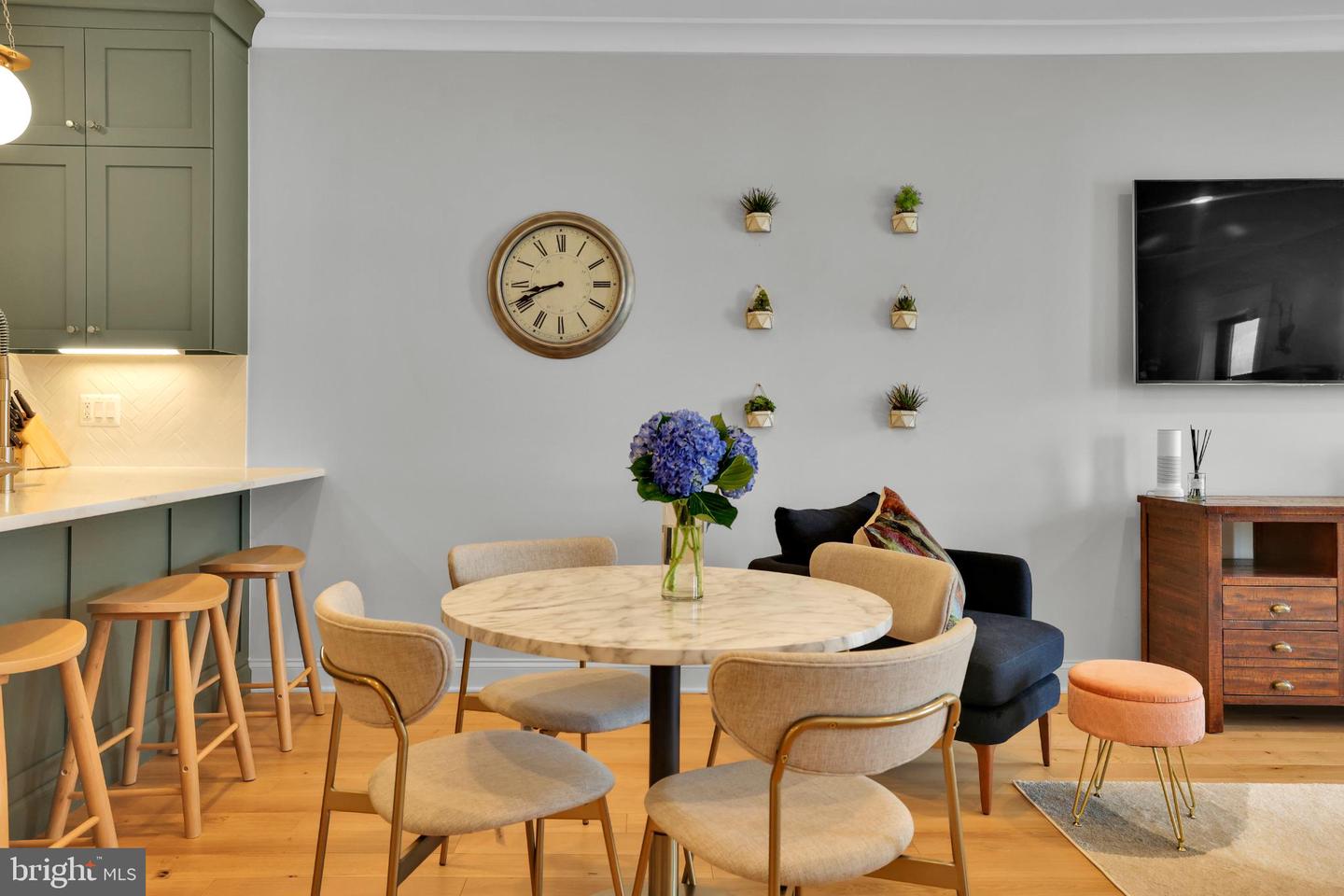 217 16TH ST NE #7, WASHINGTON, District Of Columbia 20002, 2 Bedrooms Bedrooms, 5 Rooms Rooms,2 BathroomsBathrooms,Residential,For sale,217 16TH ST NE #7,DCDC2221148 MLS # DCDC2221148