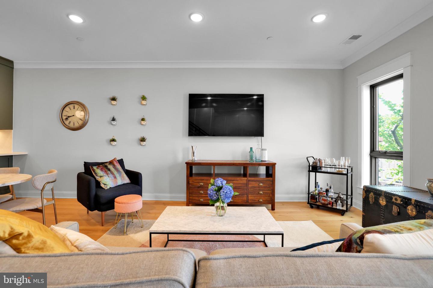 217 16TH ST NE #7, WASHINGTON, District Of Columbia 20002, 2 Bedrooms Bedrooms, 5 Rooms Rooms,2 BathroomsBathrooms,Residential,For sale,217 16TH ST NE #7,DCDC2221148 MLS # DCDC2221148