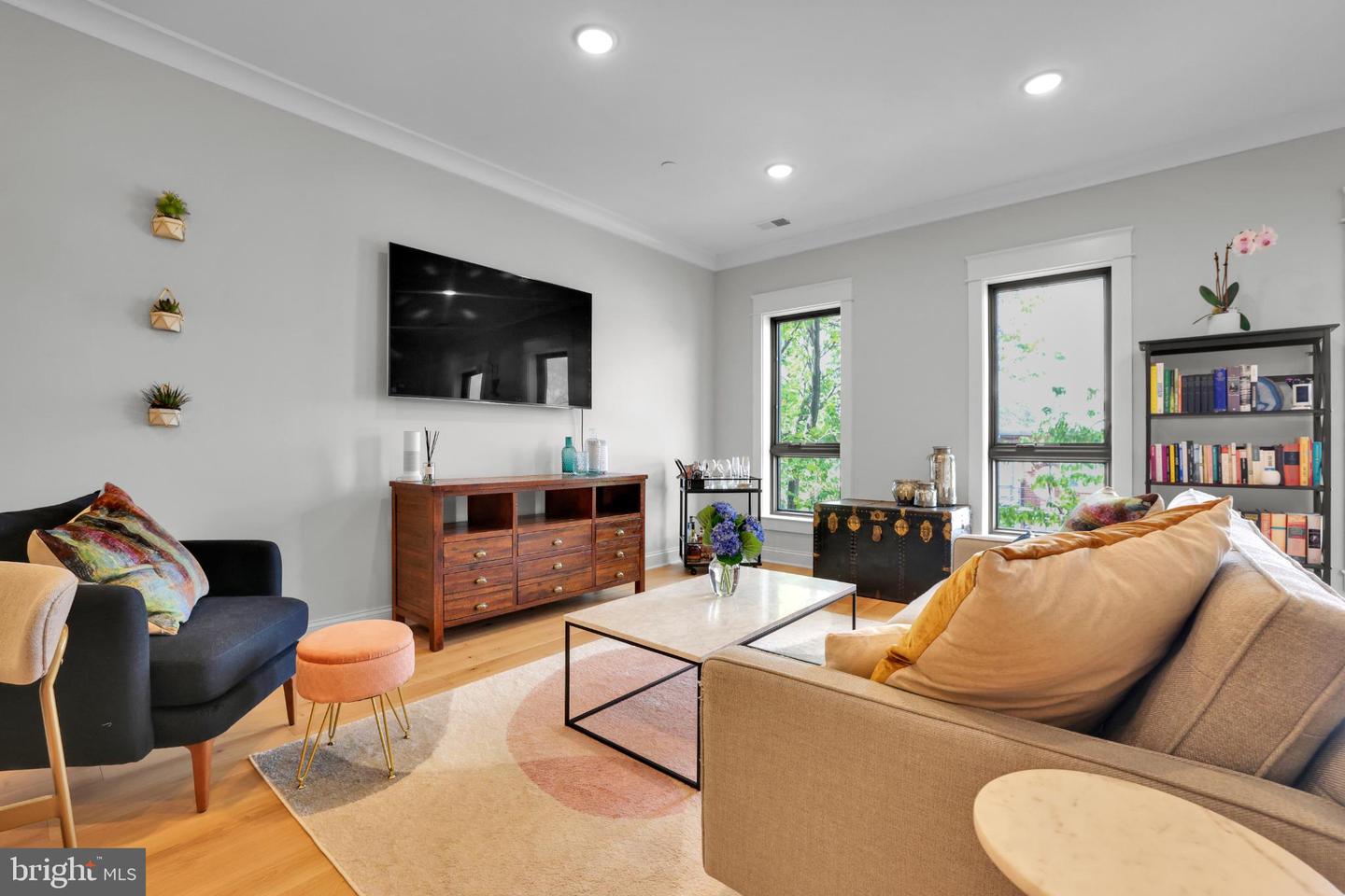 217 16TH ST NE #7, WASHINGTON, District Of Columbia 20002, 2 Bedrooms Bedrooms, 5 Rooms Rooms,2 BathroomsBathrooms,Residential,For sale,217 16TH ST NE #7,DCDC2221148 MLS # DCDC2221148