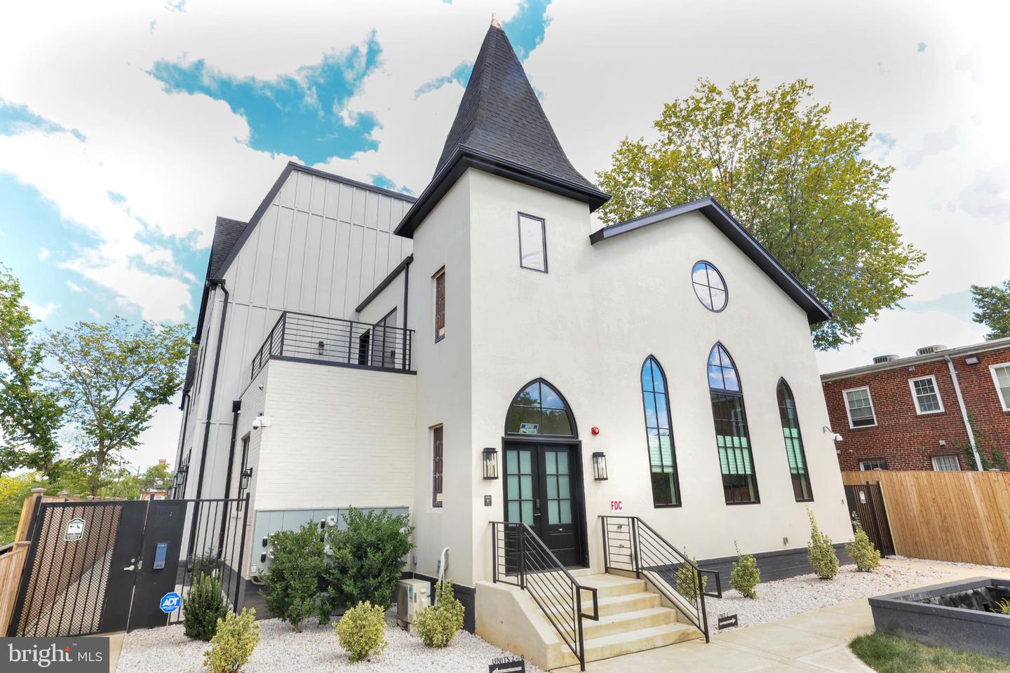 217 16TH ST NE #7, WASHINGTON, District Of Columbia 20002, 2 Bedrooms Bedrooms, 5 Rooms Rooms,2 BathroomsBathrooms,Residential,For sale,217 16TH ST NE #7,DCDC2221148 MLS # DCDC2221148