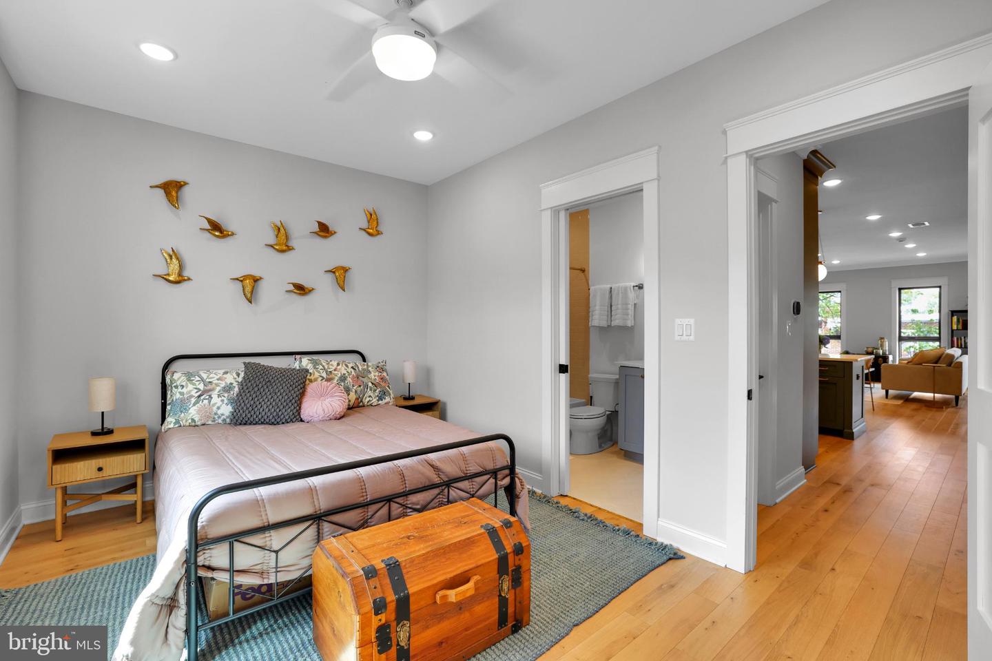 217 16TH ST NE #7, WASHINGTON, District Of Columbia 20002, 2 Bedrooms Bedrooms, 5 Rooms Rooms,2 BathroomsBathrooms,Residential,For sale,217 16TH ST NE #7,DCDC2221148 MLS # DCDC2221148