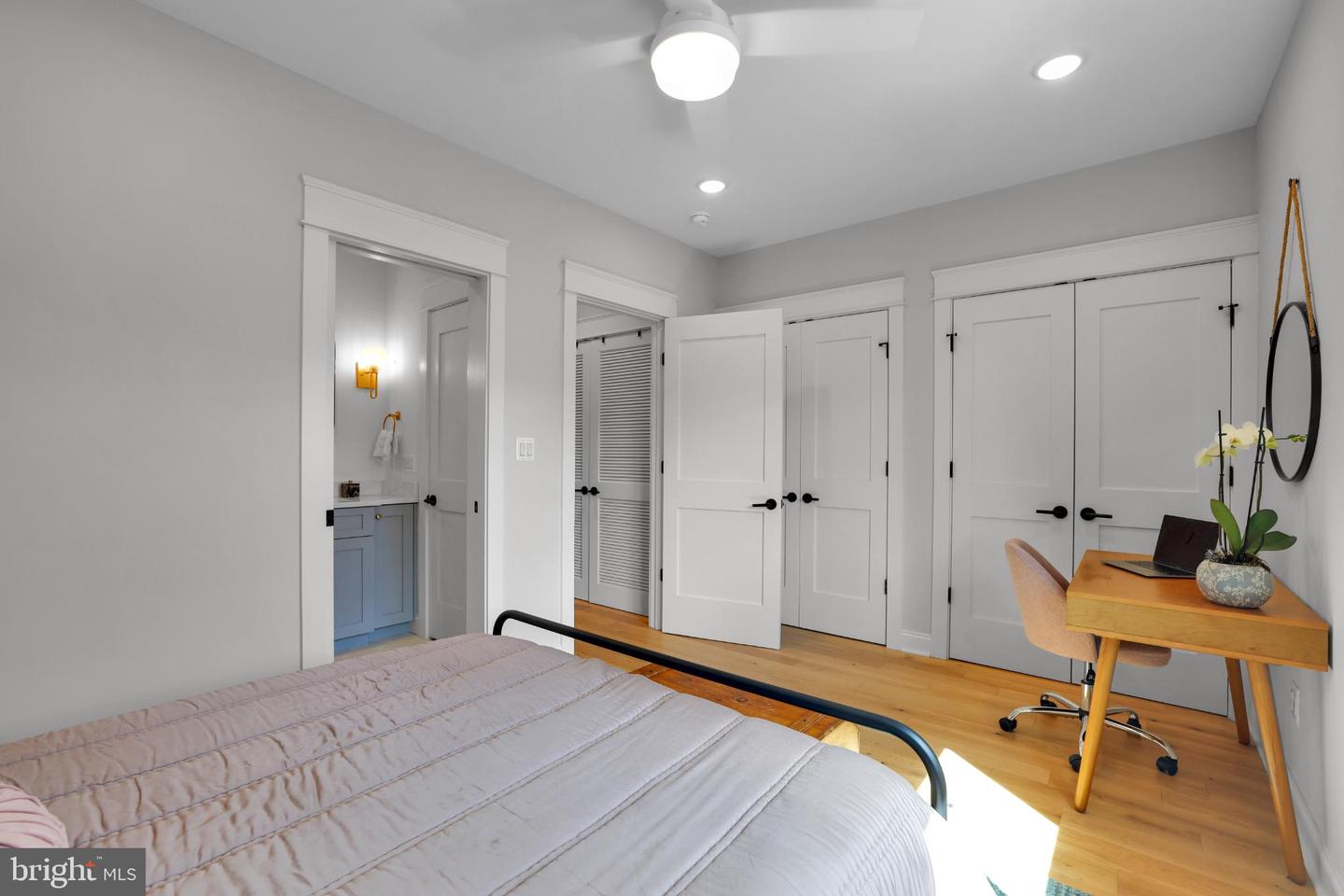 217 16TH ST NE #7, WASHINGTON, District Of Columbia 20002, 2 Bedrooms Bedrooms, 5 Rooms Rooms,2 BathroomsBathrooms,Residential,For sale,217 16TH ST NE #7,DCDC2221148 MLS # DCDC2221148