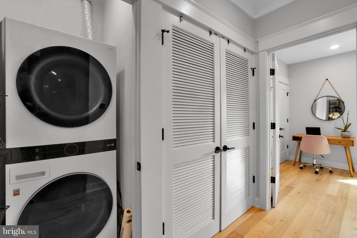 217 16TH ST NE #7, WASHINGTON, District Of Columbia 20002, 2 Bedrooms Bedrooms, 5 Rooms Rooms,2 BathroomsBathrooms,Residential,For sale,217 16TH ST NE #7,DCDC2221148 MLS # DCDC2221148