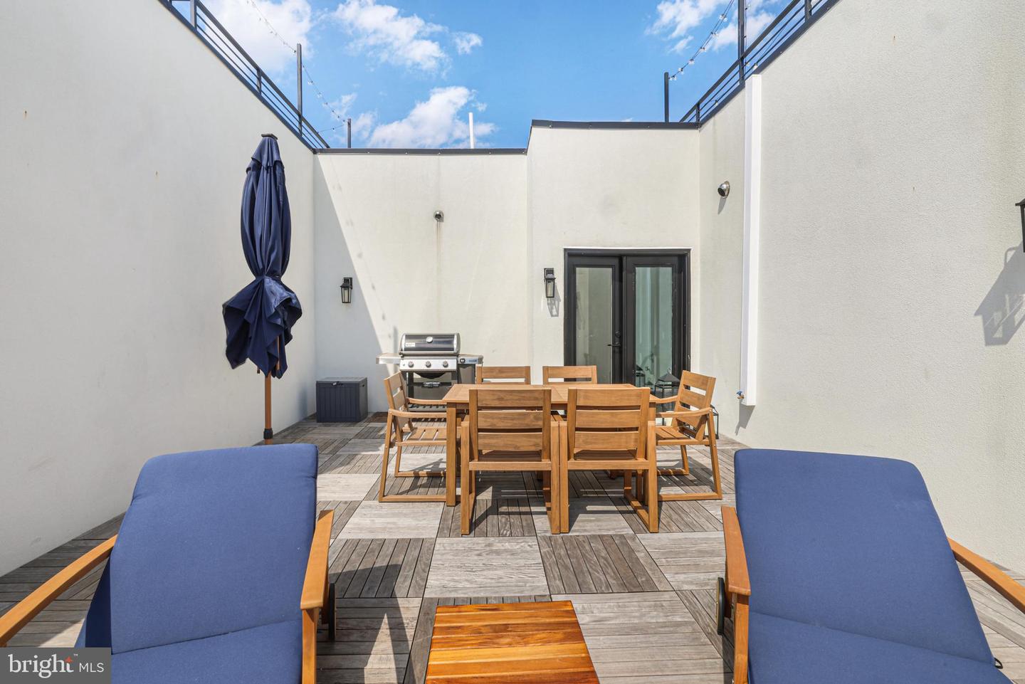 217 16TH ST NE #7, WASHINGTON, District Of Columbia 20002, 2 Bedrooms Bedrooms, 5 Rooms Rooms,2 BathroomsBathrooms,Residential,For sale,217 16TH ST NE #7,DCDC2221148 MLS # DCDC2221148