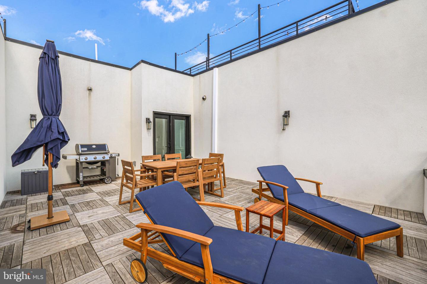 217 16TH ST NE #7, WASHINGTON, District Of Columbia 20002, 2 Bedrooms Bedrooms, 5 Rooms Rooms,2 BathroomsBathrooms,Residential,For sale,217 16TH ST NE #7,DCDC2221148 MLS # DCDC2221148