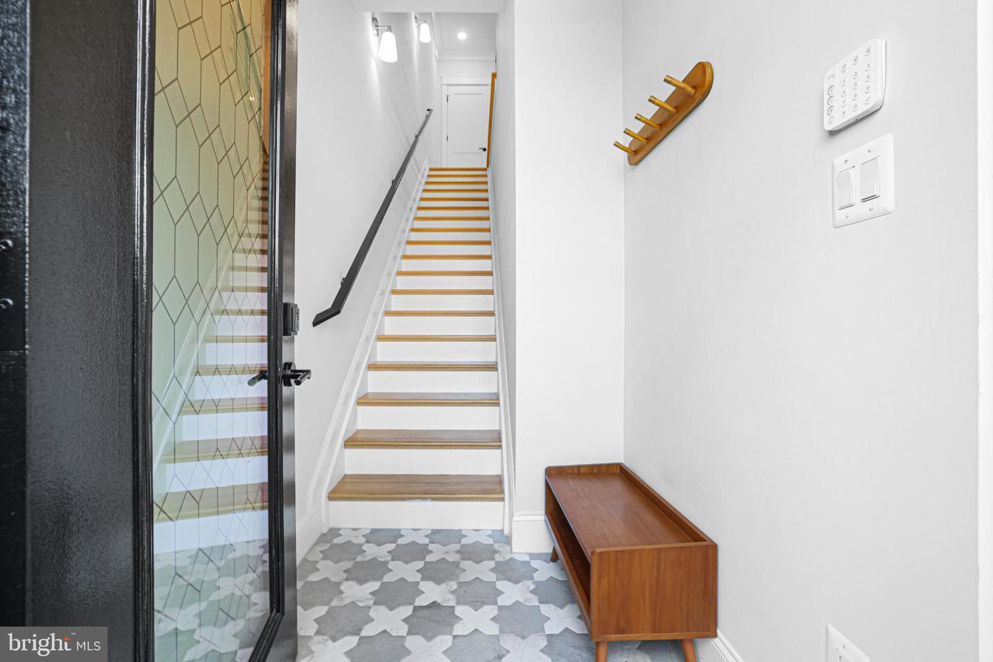 217 16TH ST NE #7, WASHINGTON, District Of Columbia 20002, 2 Bedrooms Bedrooms, 5 Rooms Rooms,2 BathroomsBathrooms,Residential,For sale,217 16TH ST NE #7,DCDC2221148 MLS # DCDC2221148