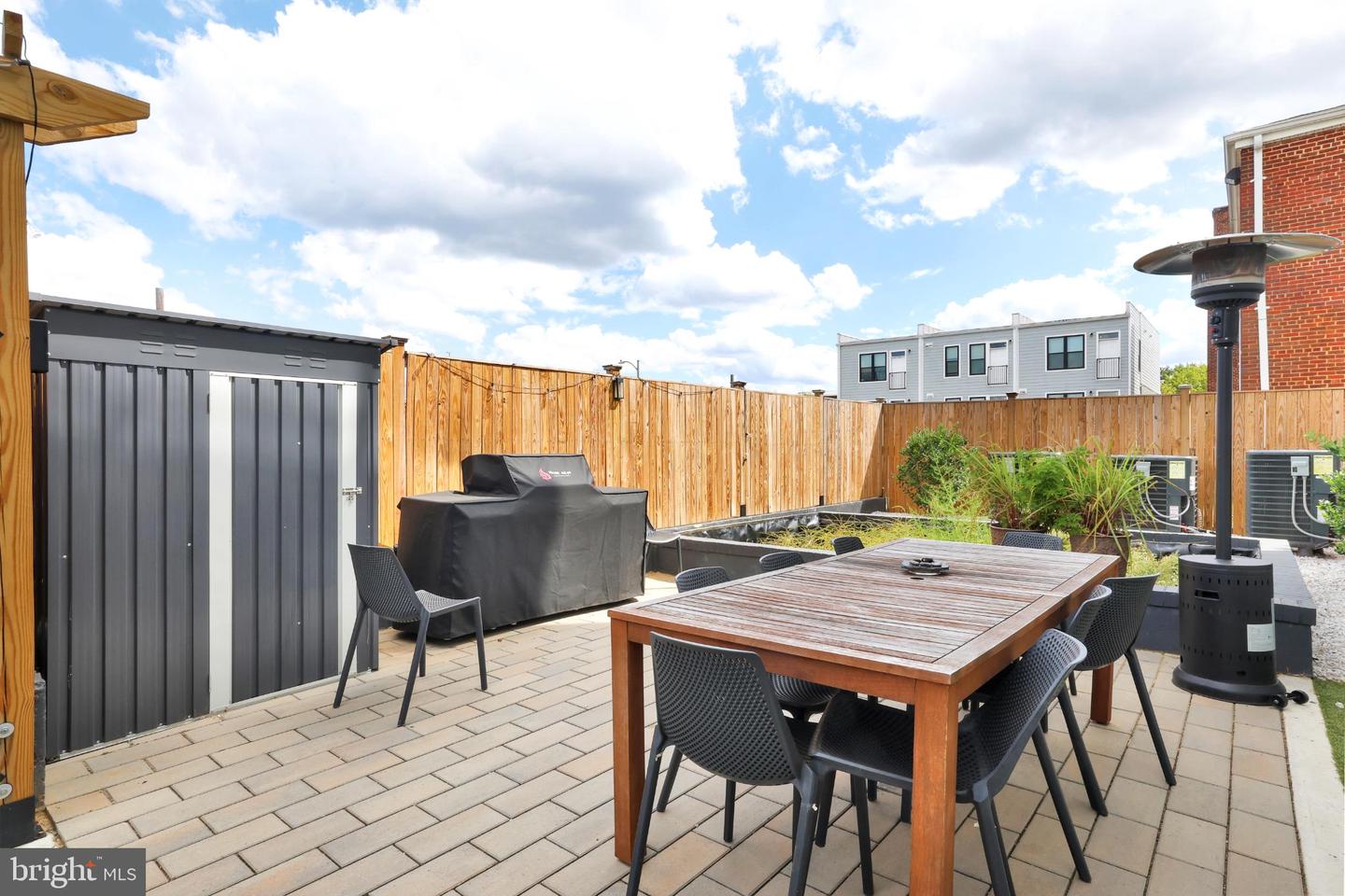 217 16TH ST NE #7, WASHINGTON, District Of Columbia 20002, 2 Bedrooms Bedrooms, 5 Rooms Rooms,2 BathroomsBathrooms,Residential,For sale,217 16TH ST NE #7,DCDC2221148 MLS # DCDC2221148