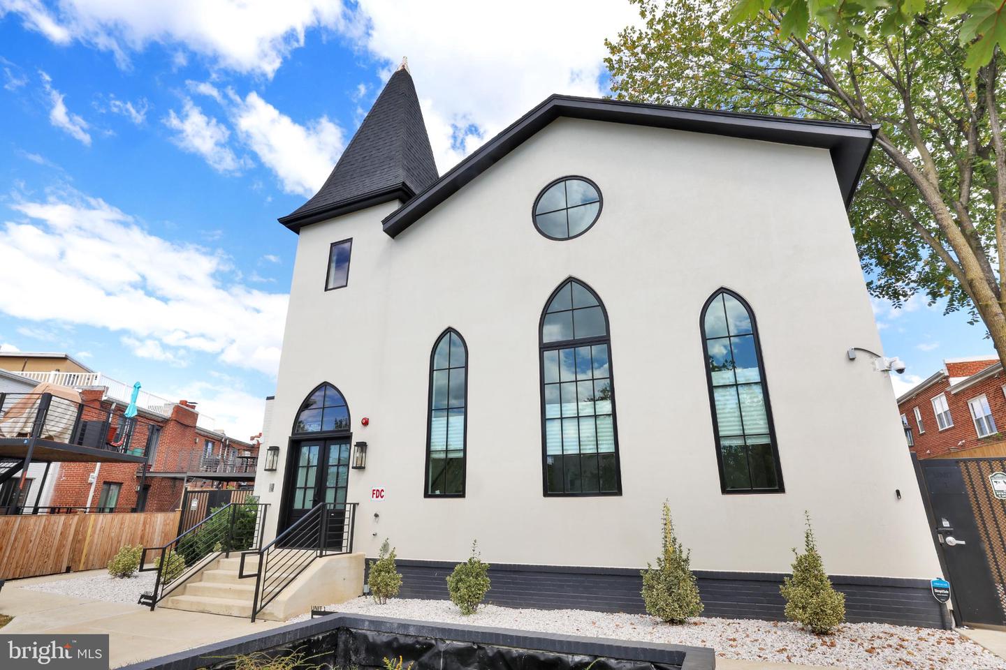 217 16TH ST NE #7, WASHINGTON, District Of Columbia 20002, 2 Bedrooms Bedrooms, 5 Rooms Rooms,2 BathroomsBathrooms,Residential,For sale,217 16TH ST NE #7,DCDC2221148 MLS # DCDC2221148