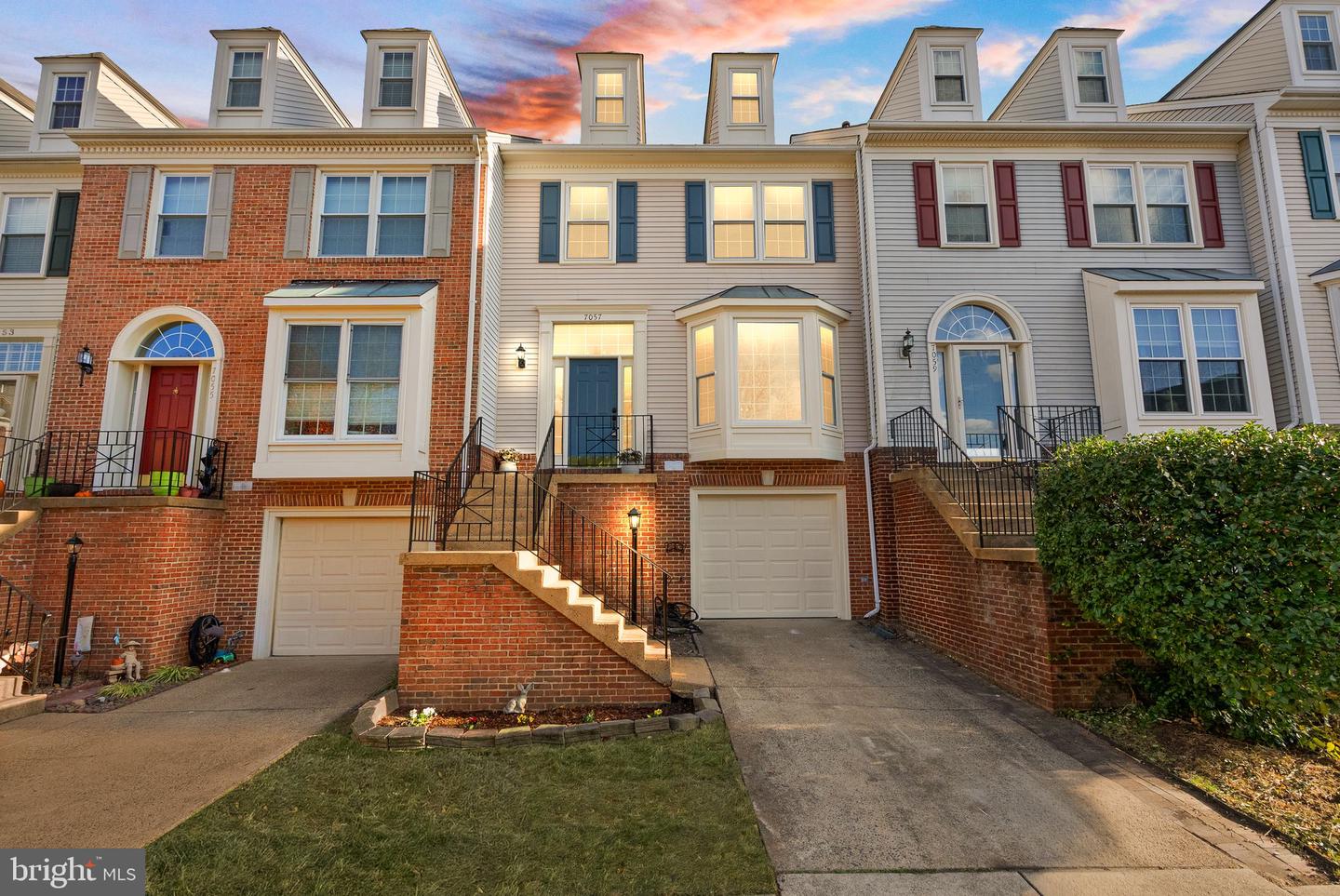7057 KINGS MANOR DR, ALEXANDRIA, Virginia 22315, 3 Bedrooms Bedrooms, ,3 BathroomsBathrooms,Residential,For sale,7057 KINGS MANOR DR,VAFX2274066 MLS # VAFX2274066