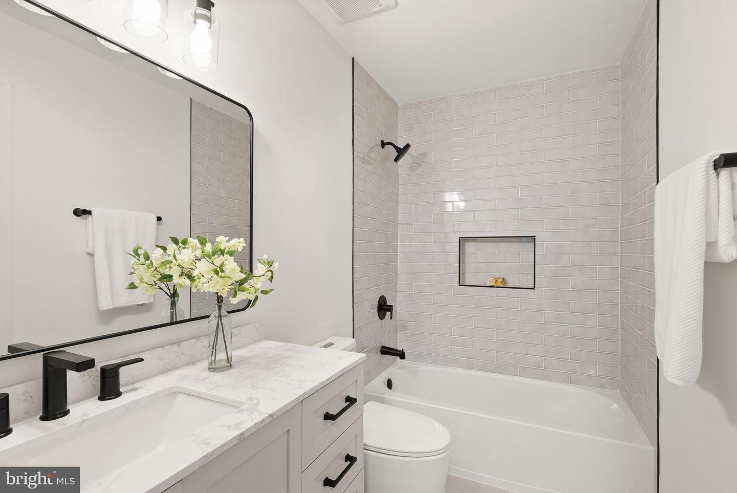 7057 KINGS MANOR DR, ALEXANDRIA, Virginia 22315, 3 Bedrooms Bedrooms, ,3 BathroomsBathrooms,Residential,For sale,7057 KINGS MANOR DR,VAFX2274066 MLS # VAFX2274066