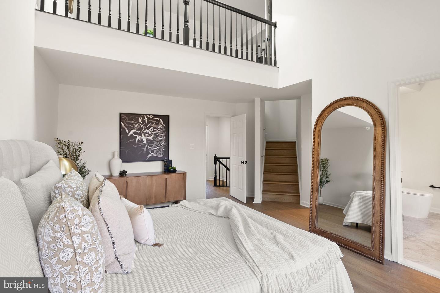 7057 KINGS MANOR DR, ALEXANDRIA, Virginia 22315, 3 Bedrooms Bedrooms, ,3 BathroomsBathrooms,Residential,For sale,7057 KINGS MANOR DR,VAFX2274066 MLS # VAFX2274066